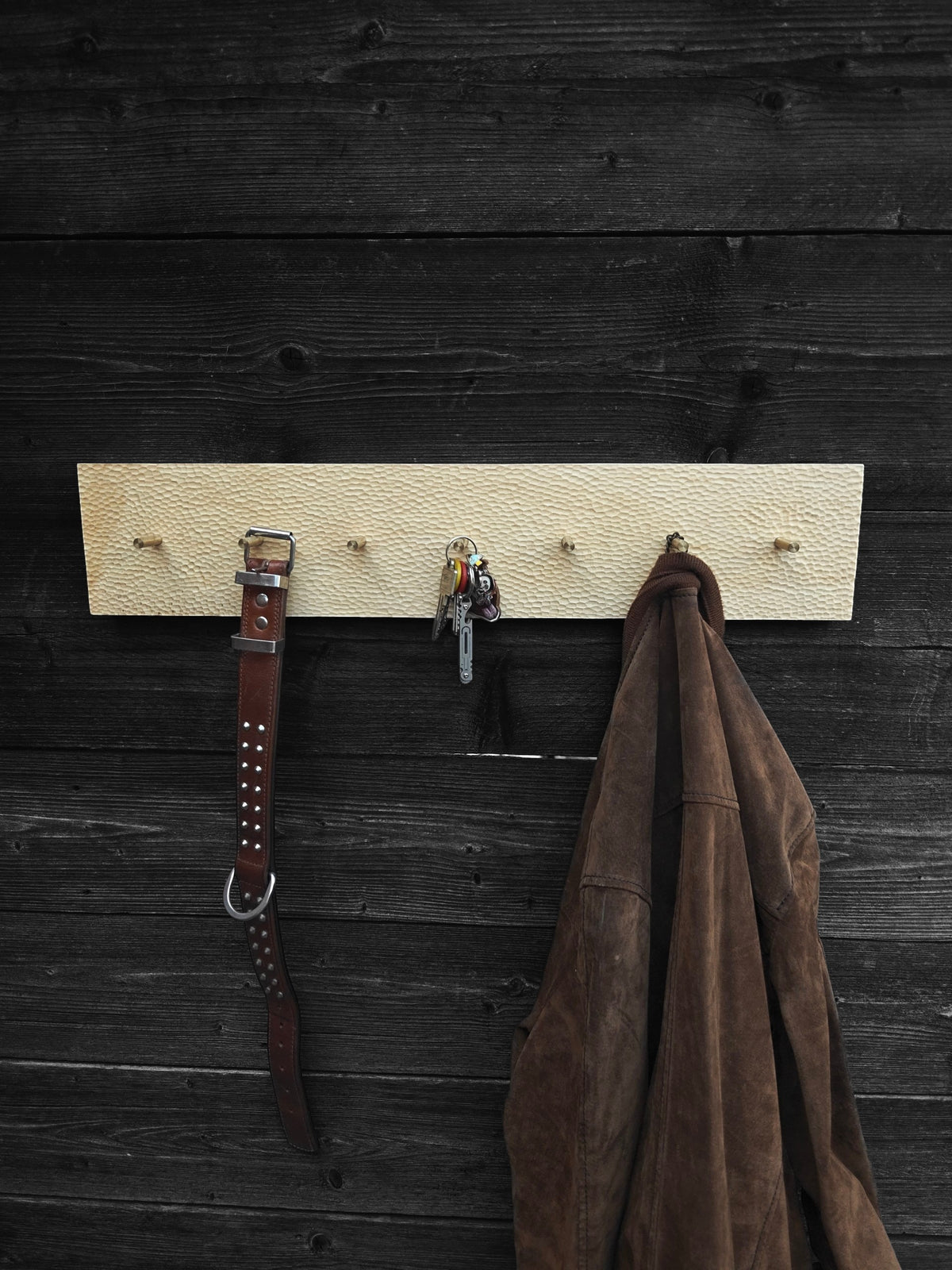 ARTD ‘Adze’ Coat & Key Hanger – houten wandkapstok